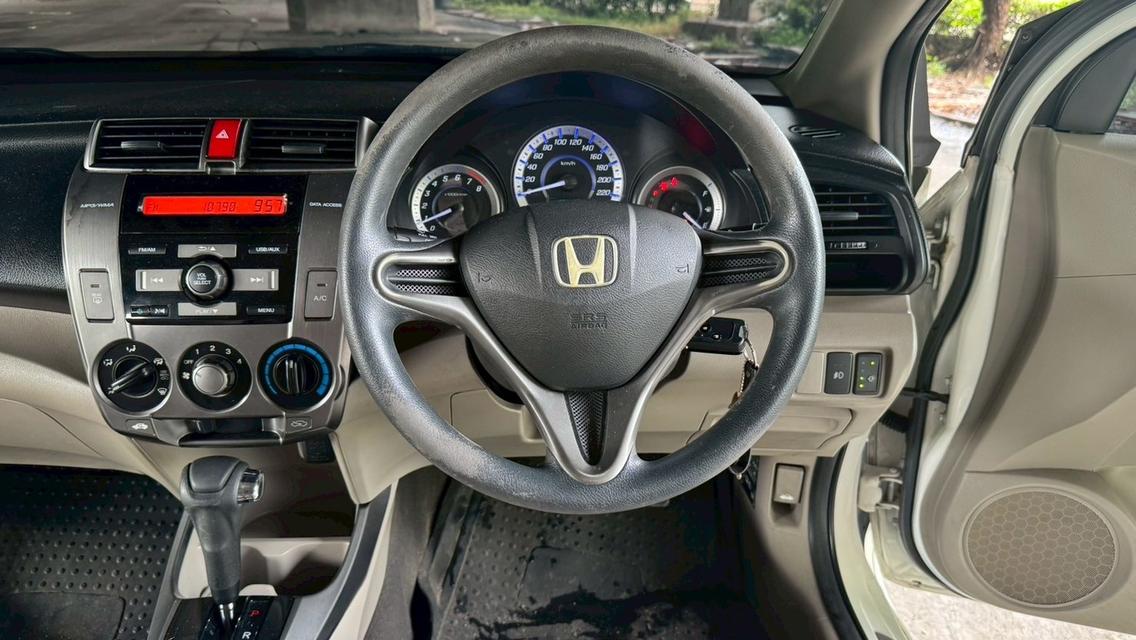 Honda City 1.5 CNG AT ปี 2013 13