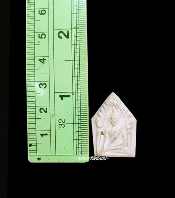 ขุนแผนสะพายดาบหลวงพ่อทาบ วัดกระบกขึ้นผึ้ง จ.ระยอง ปี2505