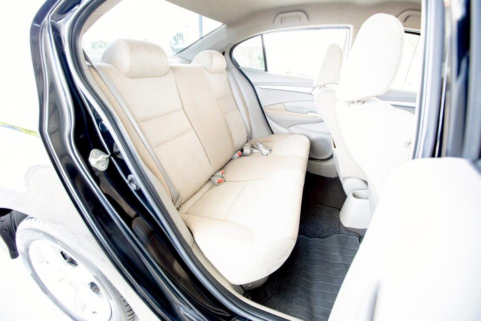 Honda City 1.5V ปี 2009  สีดำ มือเดียวป้ายแดง 12