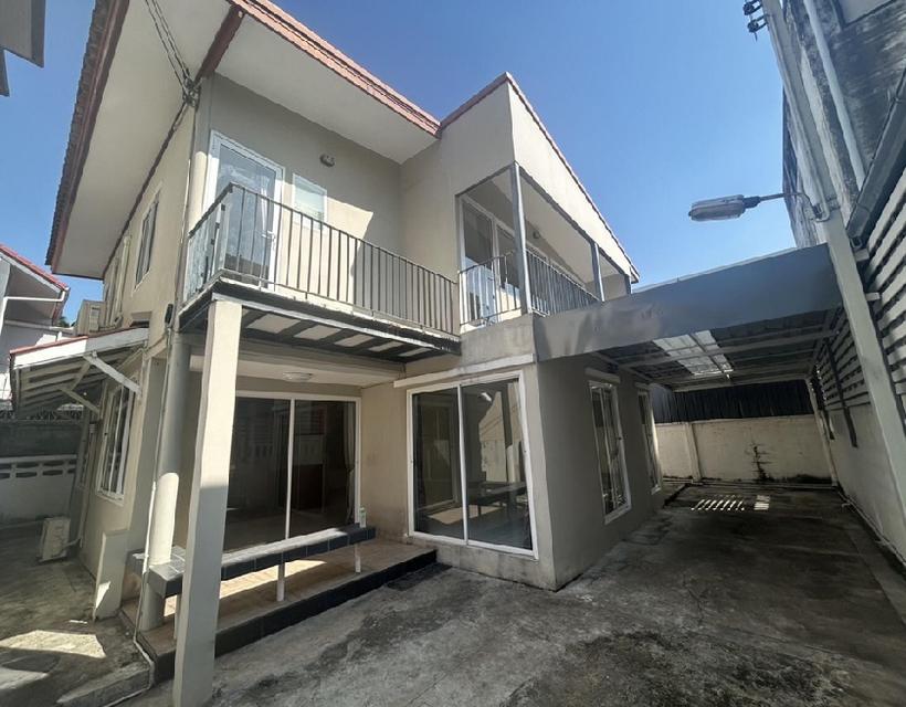 ให้เช่าบ้านเดี่ยว 2 ชั้น Renovate ใหม่ ย่านสุทธิสาร ห้วยขวาง / ซอยโชคอำนวย / ใกล้ MRT สุทธิสาร / แอร์ 5 เครื่อง 7