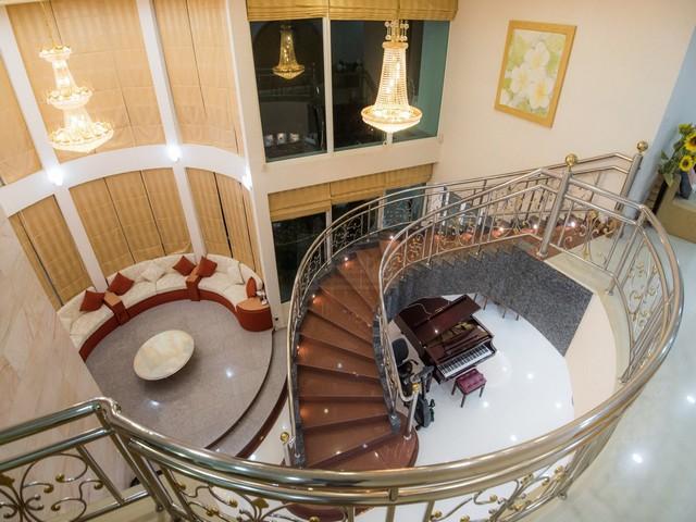 ขายบ้านเดี่ยวหรู ถนนพระราม 9 ซอย 39 ตกแต่งพร้อมอยู่ พร้อมสระว่ายน้ำ ใกล้เดอะไนน์ ใกล้ทางด่วน ทำเลดี ซอยใหญ่ ทะลุรามคำแหง 12 และ 8 12