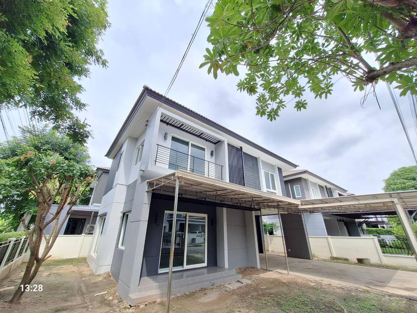 บ้านเดี่ยว เซนโทร วัชรพล ติดถนนสุขาภิบาล 5 หลังมุม ราคาเพียง 7.29 ลบ. 2