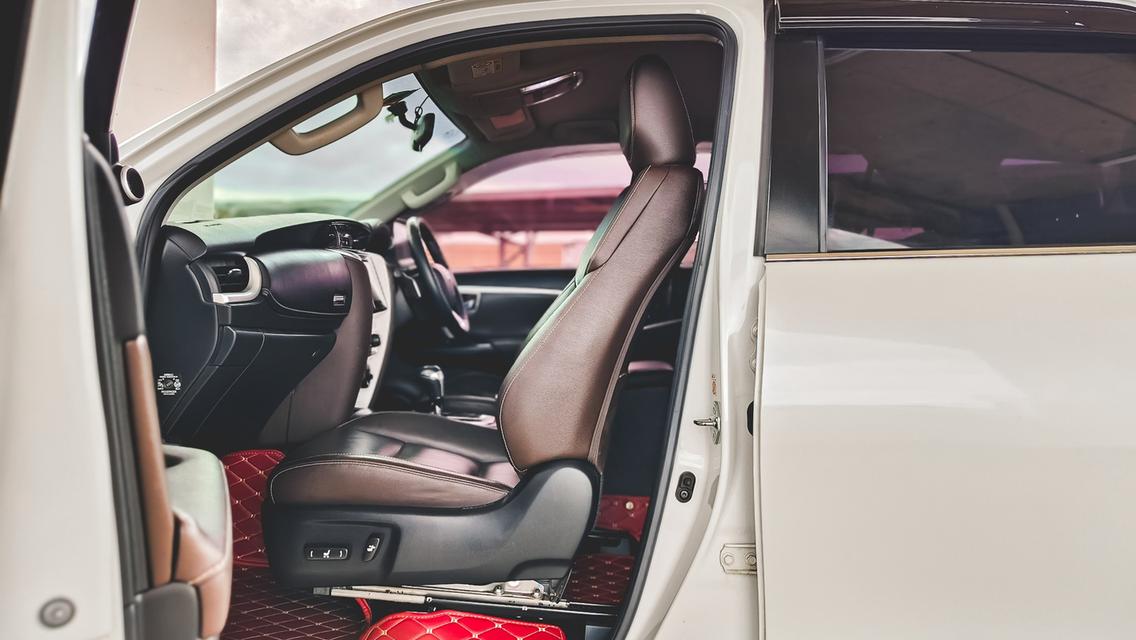 TOYOTA FORTUNER 2.4V 4WD A/T ปี 2018 รูปที่ 16