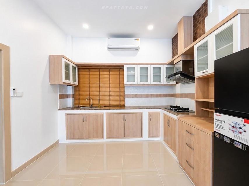 For Sale — Newly Renovated Pool Villa near Mabprachan Lake, PattayaBeautiful newly renovated single-storey pool villa in a rare prime location 8