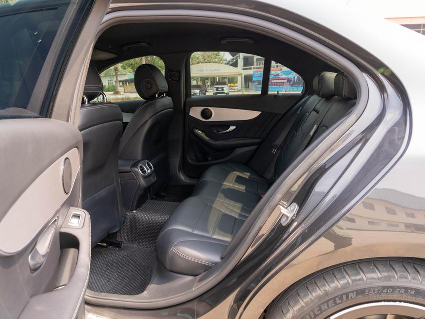 Mercedes-Benz C300e AMG Sport W205 ปี 2022 15