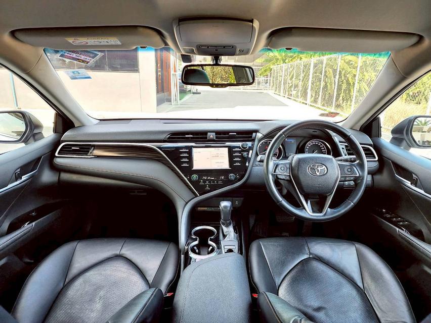 Toyota Camry 2.0G ปี19 12