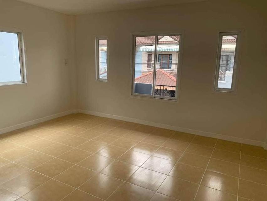 🏡 บ้านเช่าเพื่อครอบครัว ทาวน์เฮาส์หลังมุม 23 ตร.ว. โปร่งสบาย ไม่อึดอัด พร้อมแอร์ 3 เครื่อง เย็นฉ่ำทั้งหลัง! 👨👩👧👦✨ 10