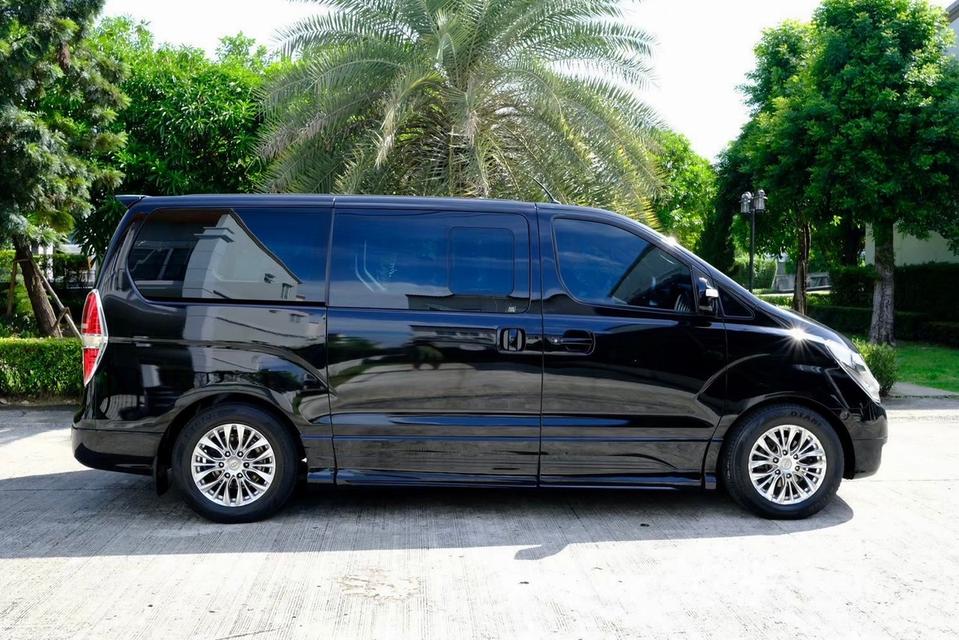  Hyundai H1 2.5 Deluxe  : ดีเซล  ออโต้  : 2012  ดำ  ไมล์: 11x,xxx กม 8