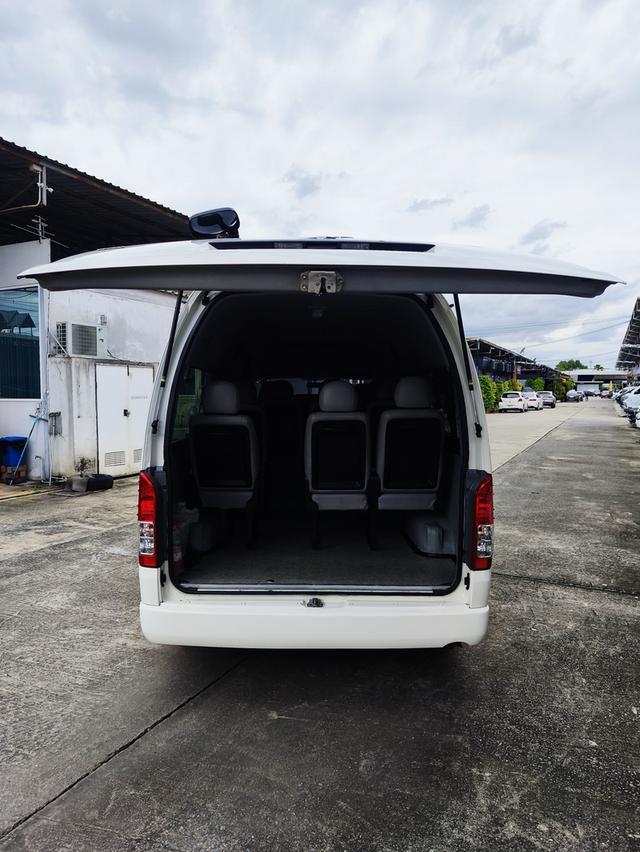 TOYOTA COMMUTER 3.0 2019 12