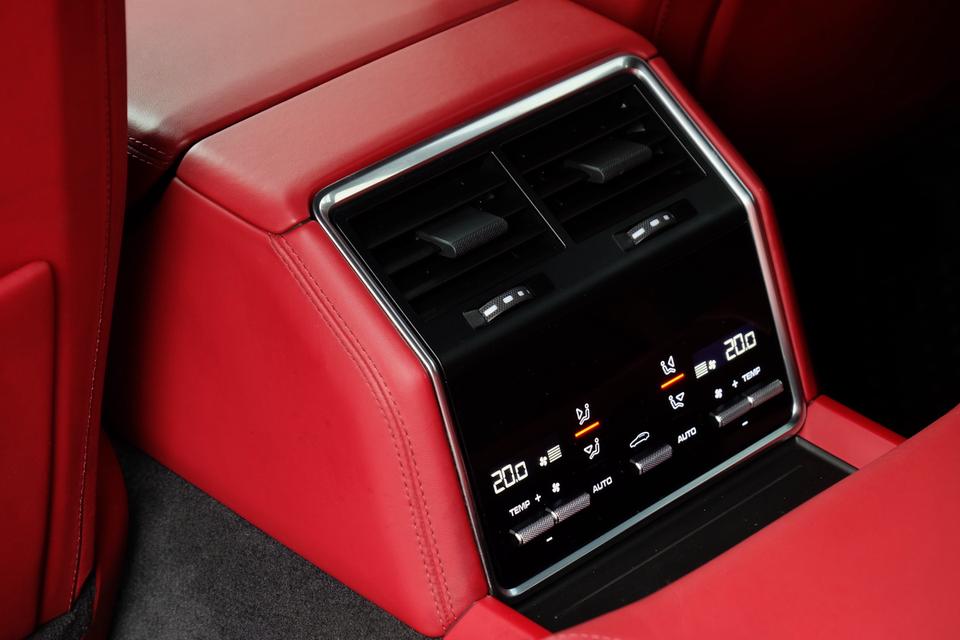 Porsche Panamera Sport Turismo 4 E-Hybrid Facelift ปี 2022 Full Option รูปที่ 20