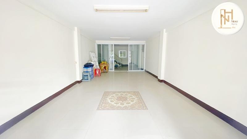 ขายอาคารพาณิชย์ ซอยสามัคคี สภาพสวย แหล่งชุมชน ใกล้ทางด่วนงามวงศ์วาน 2