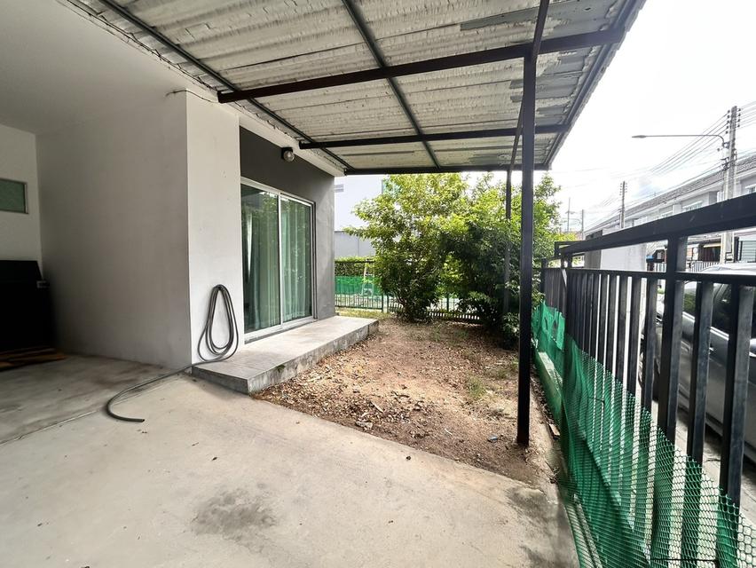 ทาวน์เฮ้าส์ 2 ชั้น 3 ห้องนอน 2 ห้องน้ำ 6