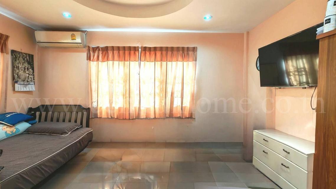 ทาวน์เฮ้าส์ 2 ชั้นครึ่ง สรานนท์ ติวานนท์ - ปากเกร็ด หลังมุม 18