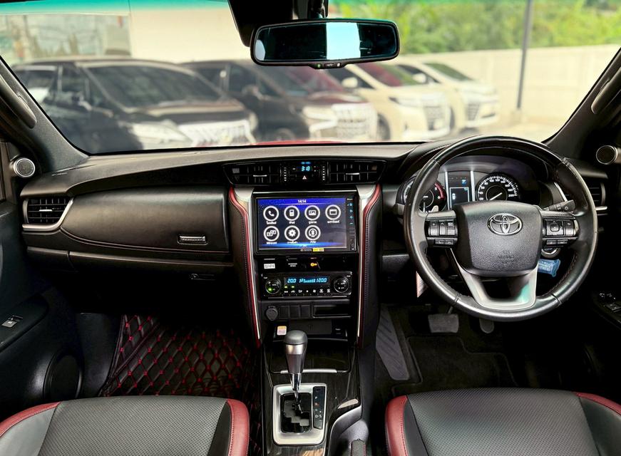 TOYOTA FORTUNER 2.4 LEGENDER 2023  8