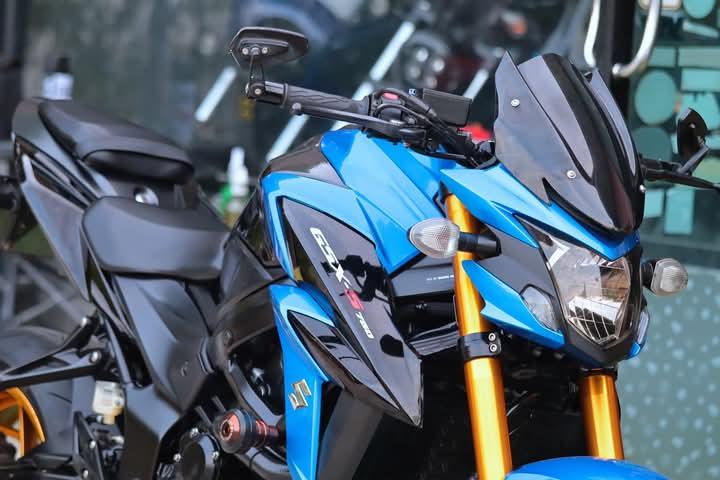 Suzuki GSX-S750 รถปี 2017 8