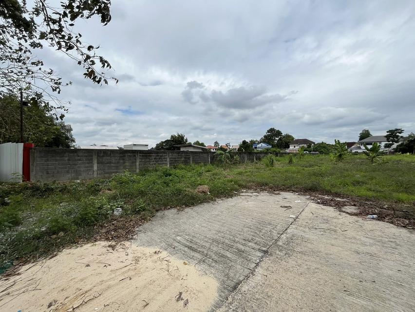 ขายที่ดินเปล่า ติดถนนอุทยาน (อักษะ) เดินทางได้ทั้ง ถนนพุทธมณฑลสาย 3 - ถนนพุทธมณฑลสาย 4 ขนาดที่ดิน 2 ไร่ 92.5 ตรว. 992.5 ตารางวา หน้ากว้างติดถนน 28 ม. 8