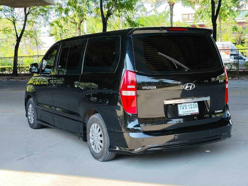 ขาย Hyundai H1 2.5Deluxe ปี20 4