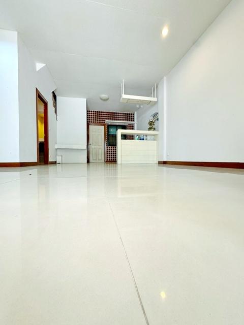 ทาวน์โฮมให้เช่า 3 ชั้น ฟังก์ชัน 3 นอน 3 น้ำ สุขุมวิท 101-1 BTS อุดมสุข 900 ม. ใกล้รร.นานาชาติบางกอกเพรพ 2.4 กม. อุดมสุข 2