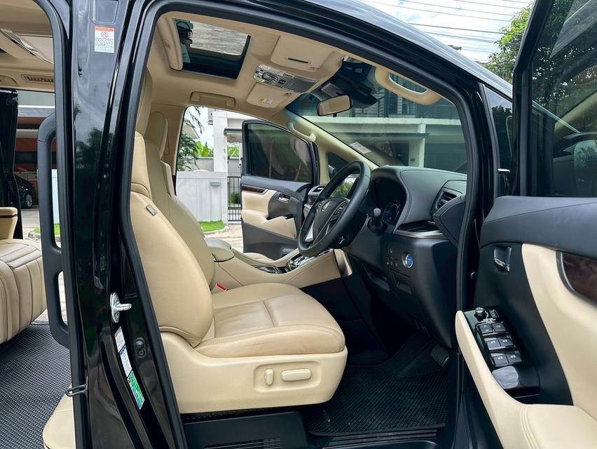 TOYOTA VELLFIRE 2.5 HYBRID E-FOUR ปี2019รถบ้าน ไม่เคยชน