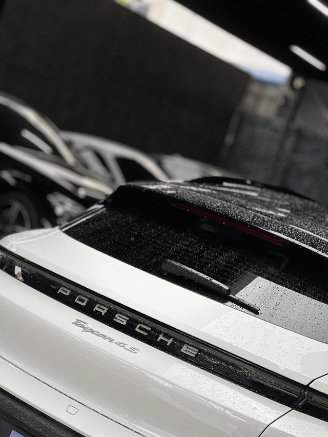 Porsche Taycan 4s 8