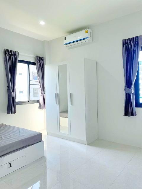 หลวงแพ่ง โลตัส ลาดกระบัง 900ม.ให้เช่าบ้าน 1หลัง 19ตร.วา. APLสุวรรณภูมิ 4กม. 2 นอน 2 น้ำ สจล.4 กม.พร้อมเฟอร์ ตลาดหัวตะเข้