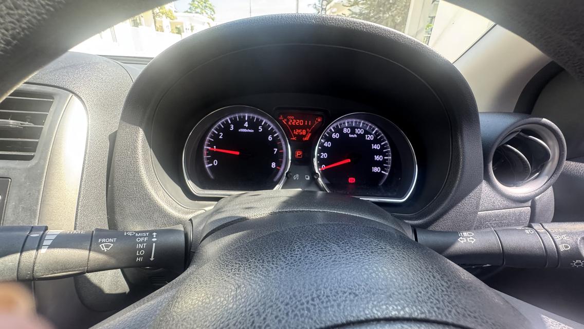 Nissan Almera ปี2012 ยังดีดีอยู่ แอร์เย็นฉ่ำ แต่ด้านนอดมีรอยขีดข่วน ราคาดีมาก 75000 บาท Final Price 8