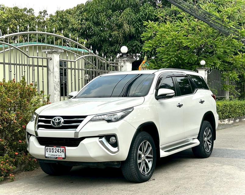 Toyota Fortuner 2.4V ปี17 รูปที่ 3
