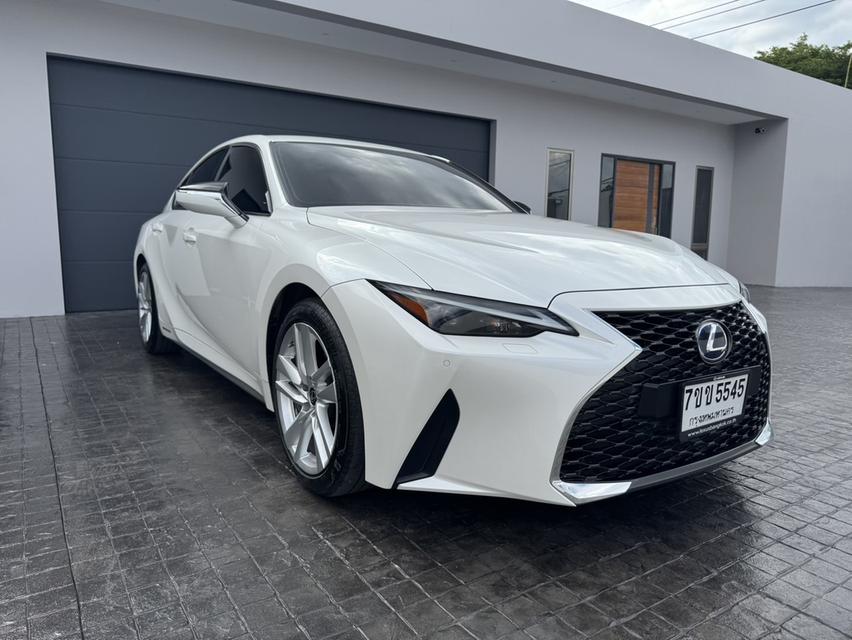 LEXUS IS 300h LUXURY ประกันชั้น 1 เจ้าของขายเอง สภาพป้ายแดง รูปย่อยที่ 4