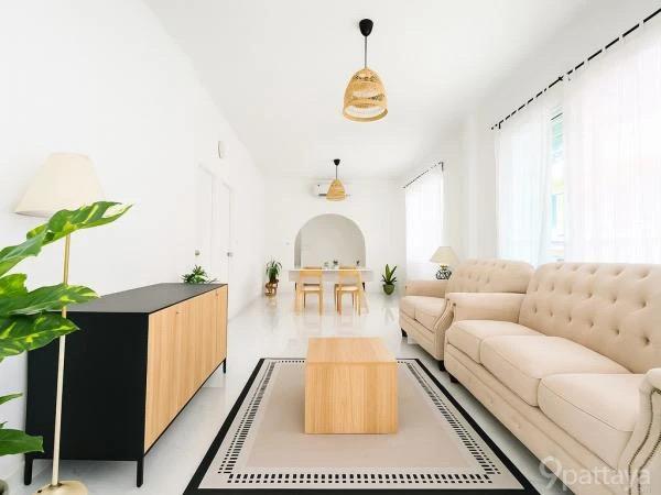 ขายบ้านเดี่ยวใจกลางพัทยา Luxurious Standalone House Compact Urban Living in Central Pattaya! 2