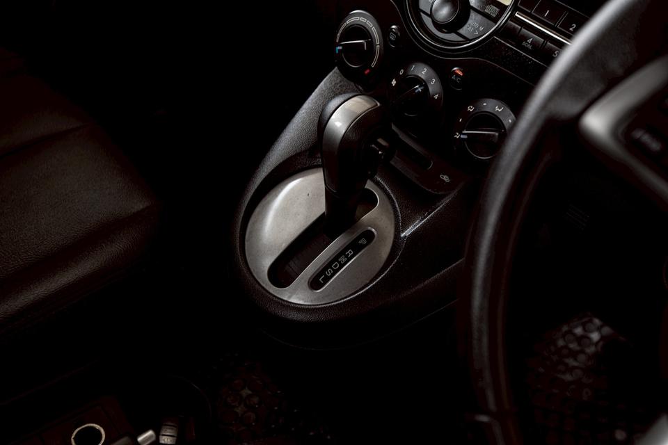 Mazda2 1.5 Spirit Sport สีขาว ปี 2013 มือเดียวป้ายแดง  17