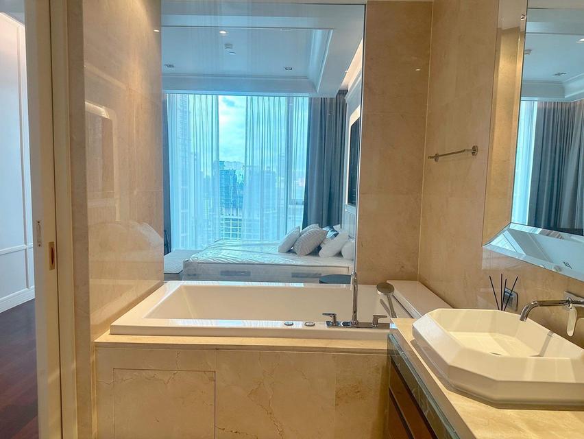 Rare 2BR Private Lift Condo for Rent Pet Friendly in Prime Phromphong walk to EmQuartier 10