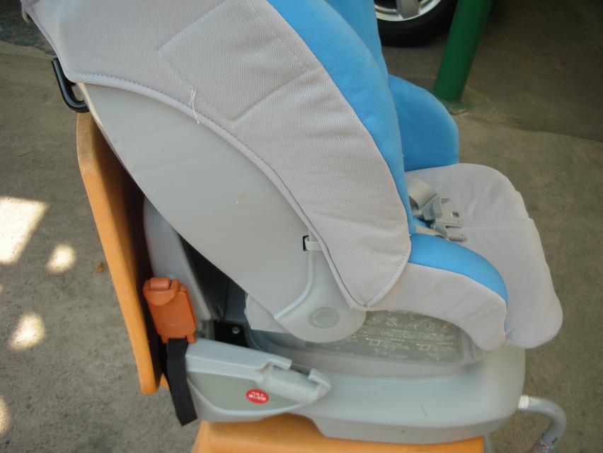 คาร์ซีท Aprica สภาพดีพร้อมใช้งาน ปรับนั่งนอนสบาย หมุนได้รอบ