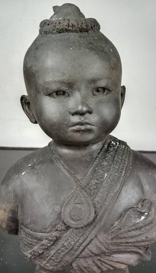 643.พระบรมรูปหล่อครึ่งพระองค์สมเด็จพระเจ้าบรมวงศ์เธอ เจ้าฟ้าศิริราชกกุธภัณฑ์ รูปที่ 2