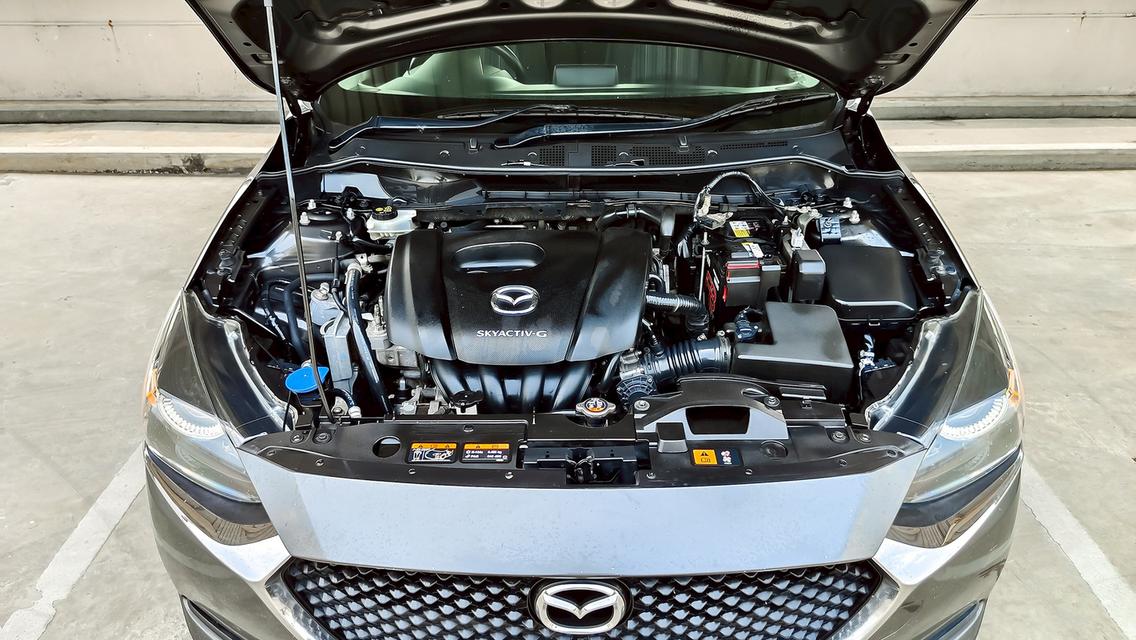 MAZDA 2 Sedan 1.3E 2020  9