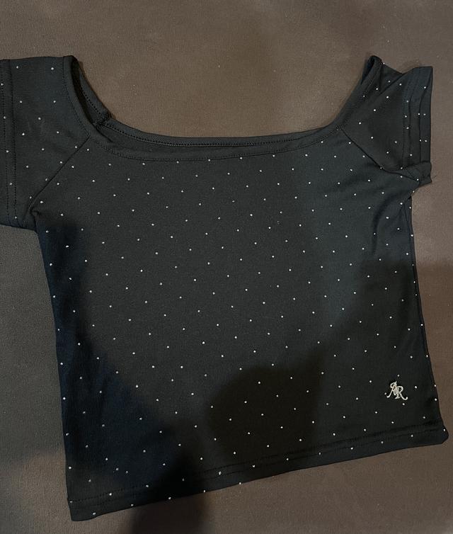 เสื้อยืดปาดไหล่ งานติดเพชร ลายจุดไม่ก๊องแก๊งนะแม่