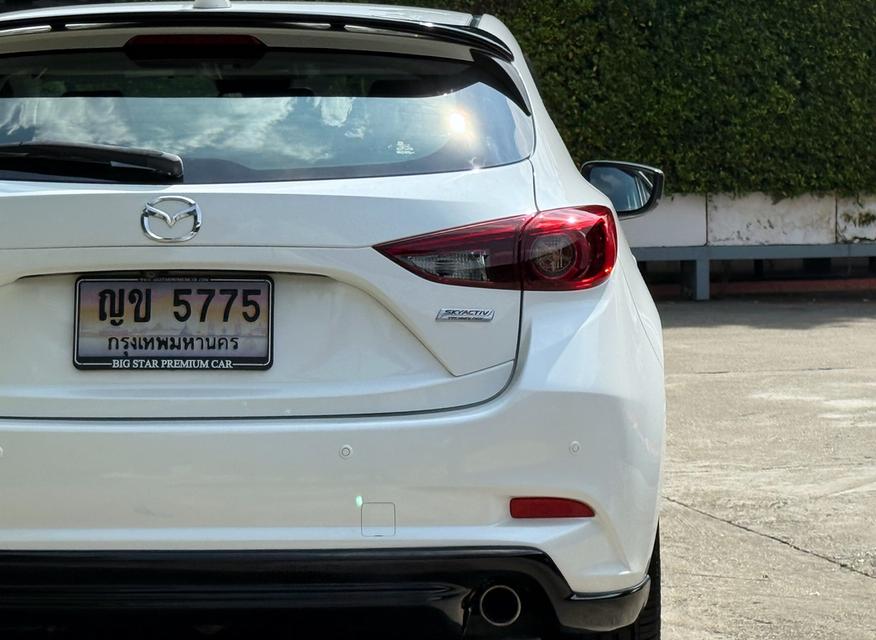 2018 MAZDA 3 2.0 SP SPORT รถมือเดียวออกป้ายแดง รถวิ่งน้อยเพียง 70,000 กม ประวัติศูนย์ครบ รถไม่เคยมีอุบัติเหตุครับ 9