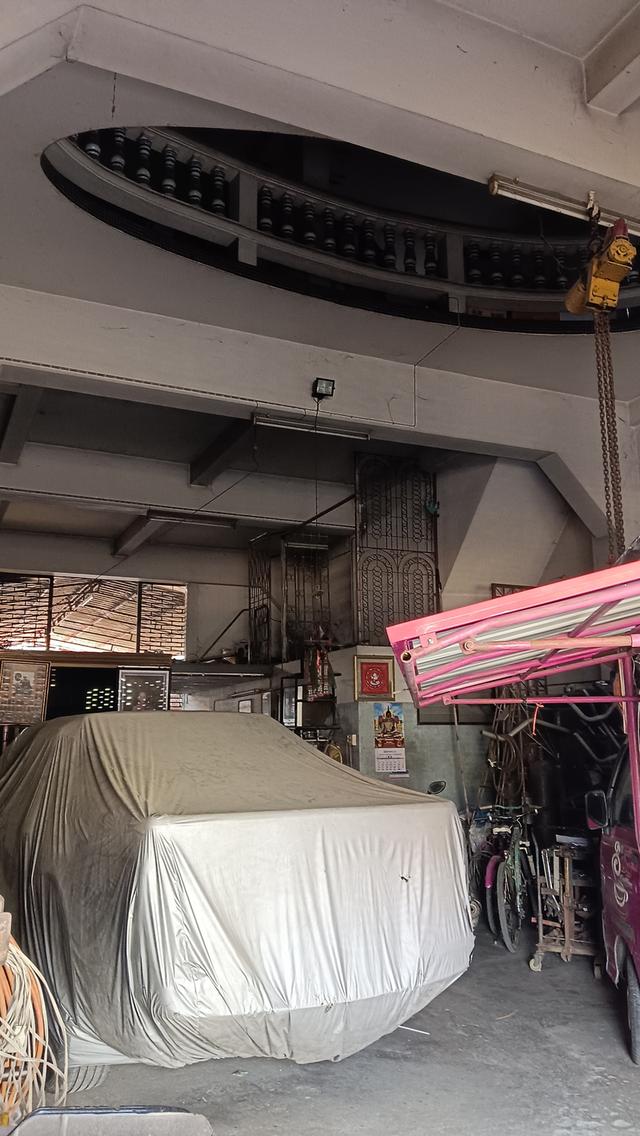 ที่ดินพร้อมตึกติดสี่แยกไฟแดง ติดถนน340 ด้านหน้าด้านหลังติดถนน 6