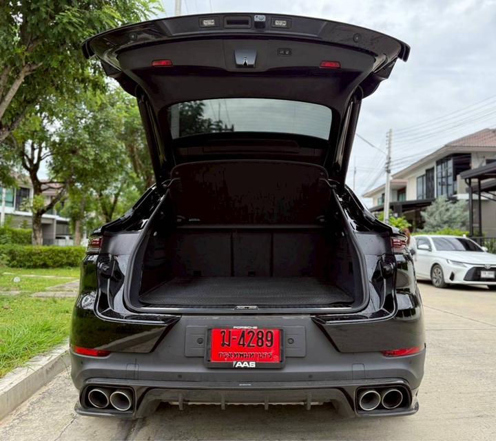 CAYENNE 3.0 HYBRID COUPE 19