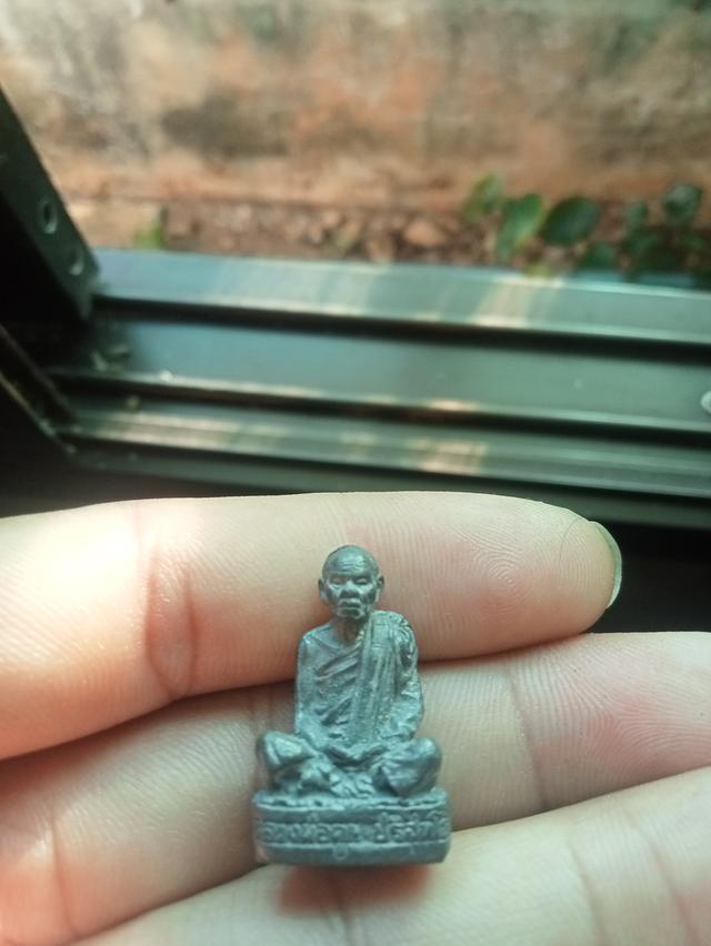 รูปหล่อเนื้อตะกั่ว หลวงพ่อคูณ ปี2540 4