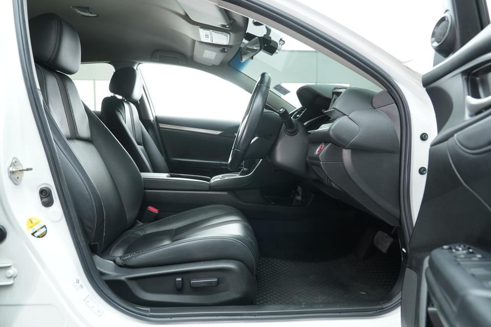 2021 HONDA CIVIC FC 1.8 EL i-VTEC สีขาว เลขไมล์ 115893 กม.  12