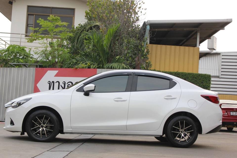 MAZDA MAZDA2 1.5 XD High ปี 2015 (โฉม ปี14-ปัจจุบัน) 4Dr เครื่องยนต์ดีเซล เกียร์ AUTO ไมล์เพียง 195,550 km. 4