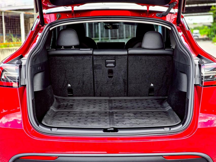 TESLA MODEL Y RWD (STANDARD) 2024 สีแดง รถศูนย์ไทยแท้ รูปที่ 18