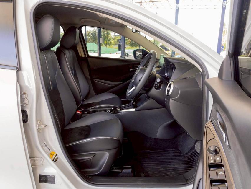 Mazda 2 1.3 S Leather ปีจด 2020 ประกันเครื่องเกียร์หลังการขาย3ปี 17
