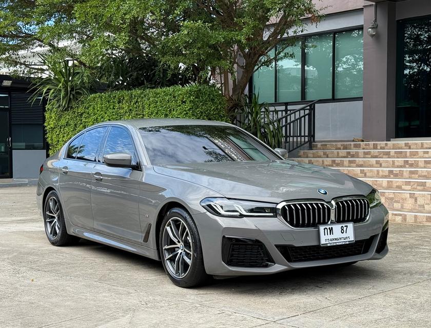 2022 BMW 520D MSPORT LCI รถมือเดียวออกป้ายแดง รถวิ่งน้อย ประวัติศูนย์ครบ ไม่เคยมีอุบัติเหตุครับ