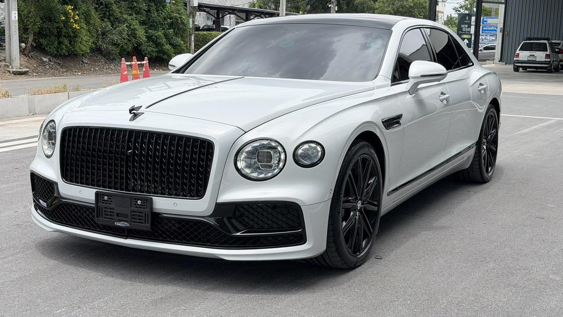 Bentley Flying Spur 2.9 Hybrid 4WD 2022จด23 สีขาว รถออก AAS วารันตียังเหลือต่อได้ ออฟชั่นเต็มสุด