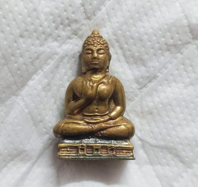 พระกริ่งวัดเขากง เนื้อทองเหลืองรุ่นแรก ปี 2509