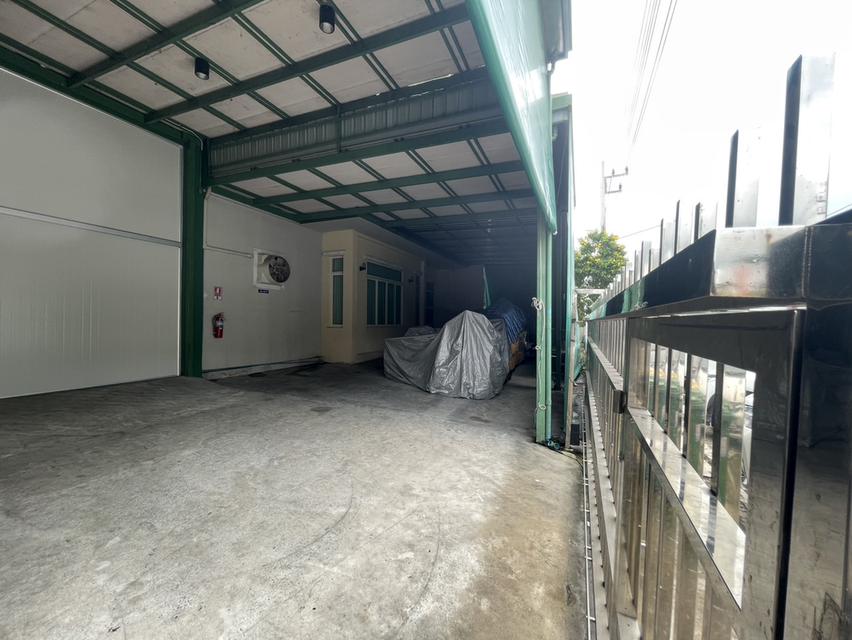 สุดยอดทำเลสีม่วงเพื่อการเติบโต! 200 ตร.ว.กว่า พร้อมโรงงาน/คลังสินค้า หน้ากว้างพิเศษ ถึง 25 เมตร! 1