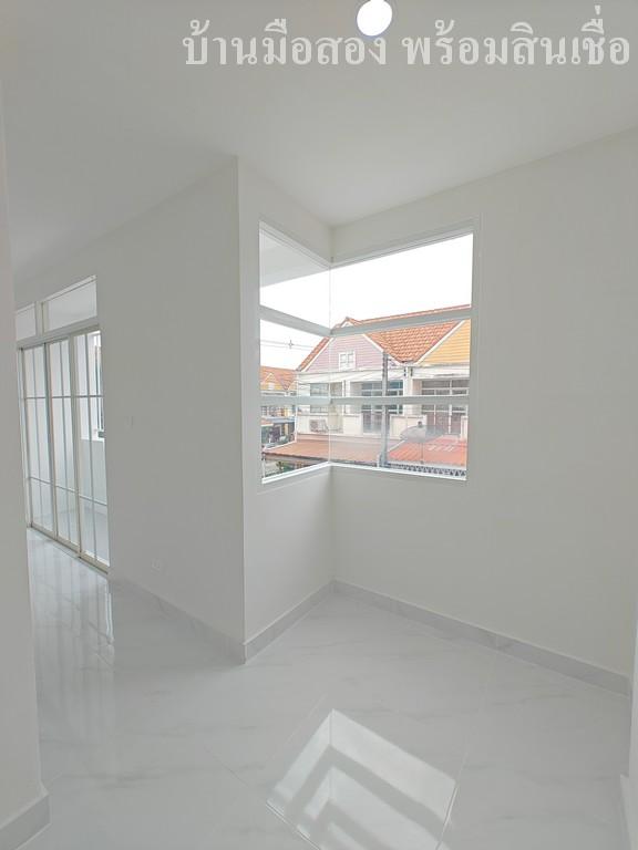 หมู่บ้านอู่ทองเพลส5 คลอง3 เปียร์นนท์ 17