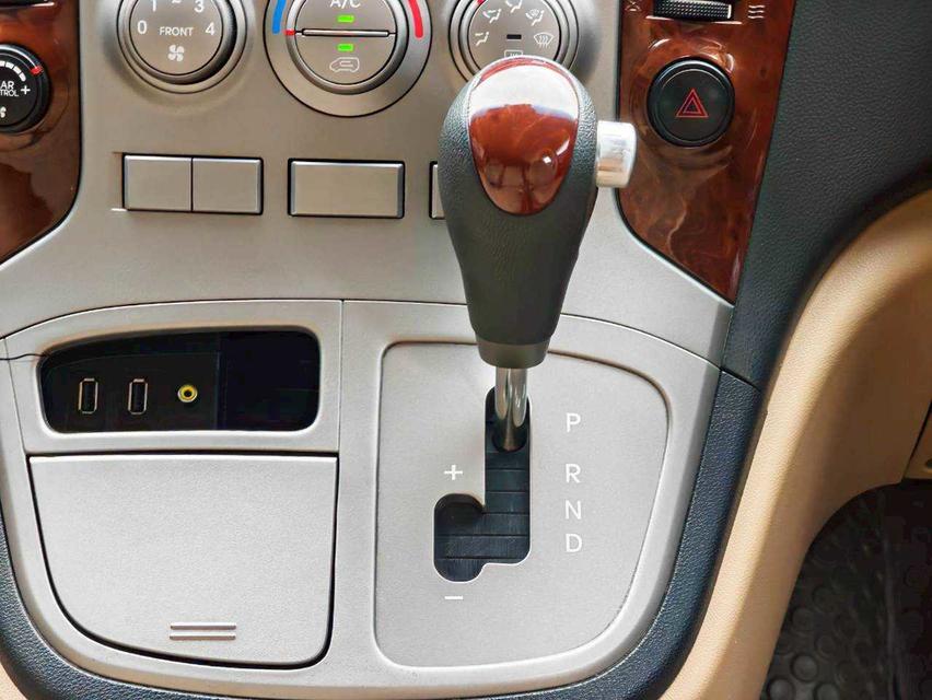 2013 HYUNDAI GRAND STAREX 2.5 VIP 8