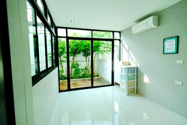 ถูกสุด ลด36% ให้เช่าทาวน์โฮมสุดหรู 3 ชั้น 26 ตร.ว.เดอะวอล์ค เลียบด่วนเอกมัย เกษตร-นวมินทร์ 800 ม. 310 ตร.ม. จัดเต็มเฟอร์ 6